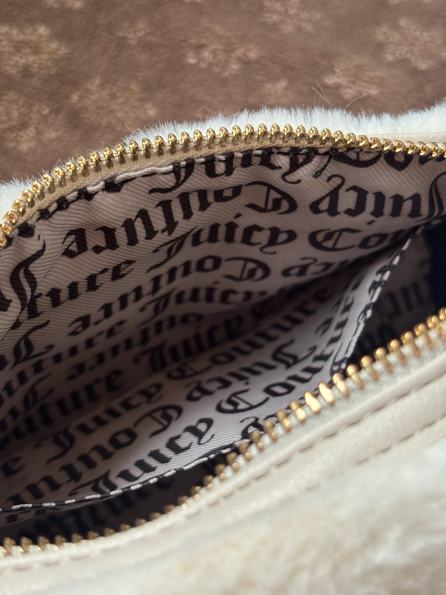 Juicy Couture Warm Up Barrel shoulder bag