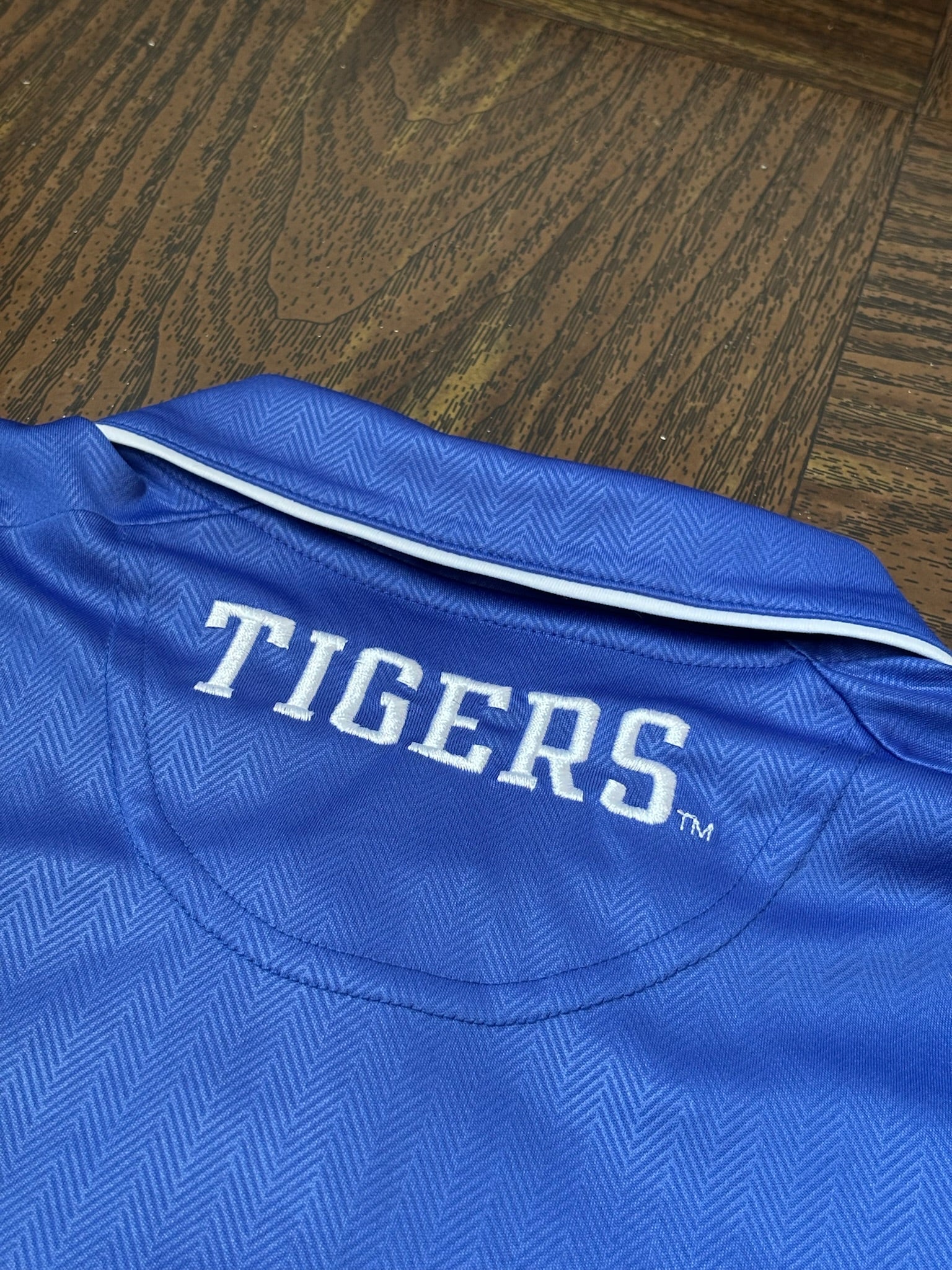 Camiseta Champion x Memphis Tigers
